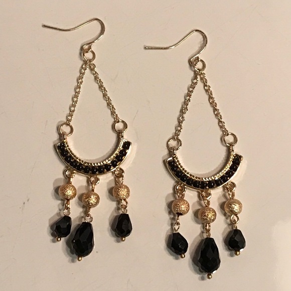 Jewelry - NWT gold and black chandelier dangle earrings